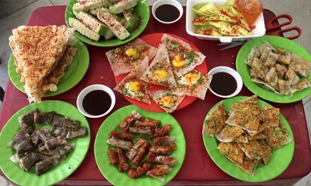 Thưởng thức món ăn nổi tiếng của Đà Nẵng