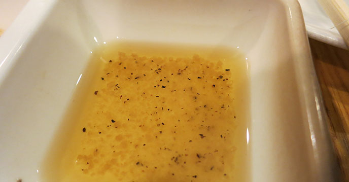 Cách pha nước chấm nầm bò nướng bằng muối rang dầu mè-2