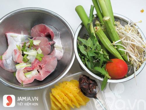 Cách nấu canh chua cá ngừ đậu bắp-1