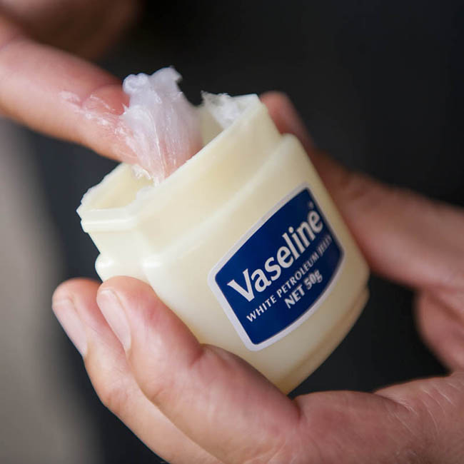 Thành phần của kem dưỡng da mặt Vaseline-1