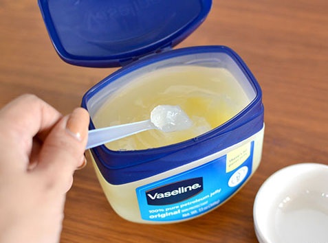 Vaseline có dưỡng da mặt có tốt không-4