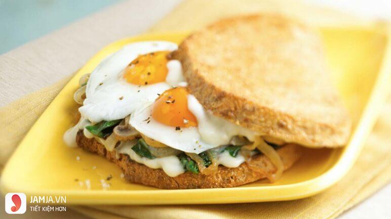 bánh mỳ trứng ăn sáng nhanh tại nhà