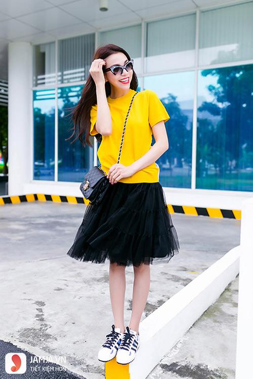 Top 10 Kiểu mix đồ giày thể thao với váy hợp mốt nhất cho phái đẹp -  toplist.vn