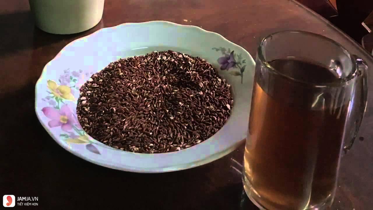 Cách làm nước gạo lứt rang với đậu đen -1