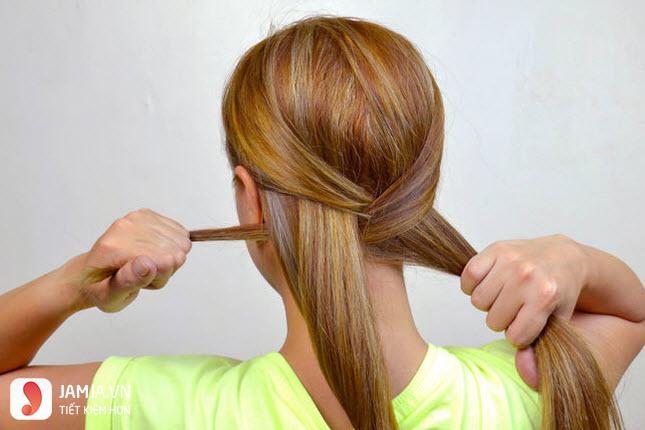 Cách tự tết tóc đuôi sam 7
