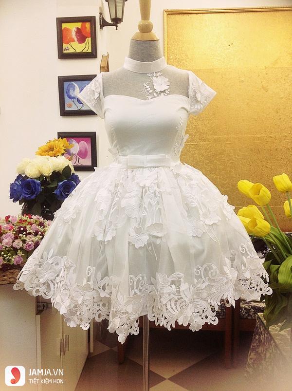 Doãn Hải My mặc 4 chiếc váy cưới khoe dáng gợi cảm tại Hà Nội
