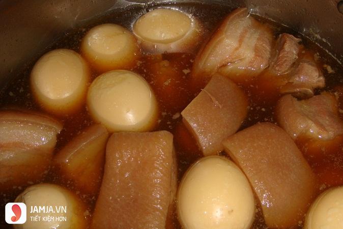 Cách làm thịt heo hầm nước cốt dừa kiểu Nam Bộ-2
