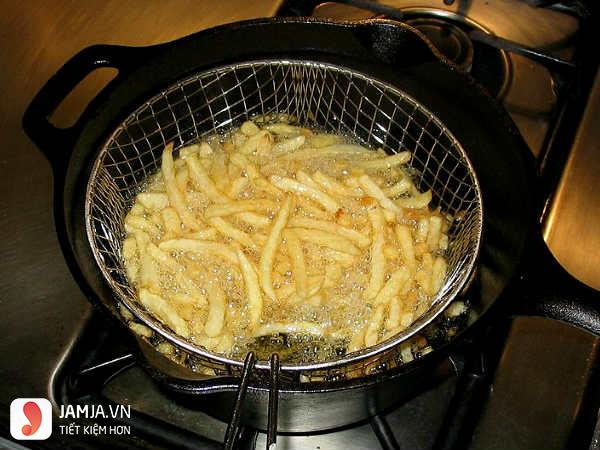Cách làm món khoai tây chiên 4