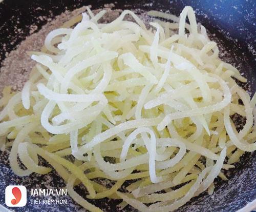 cách làm mứt khoai tây sợi-1