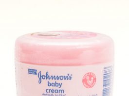 Kem dưỡng ẩm Johnson Baby nắp hồng