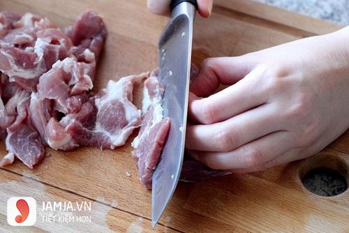 Cách làm thịt xiên rán - 2