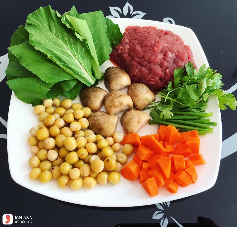 cháo thịt bò nấu với rau cải 1