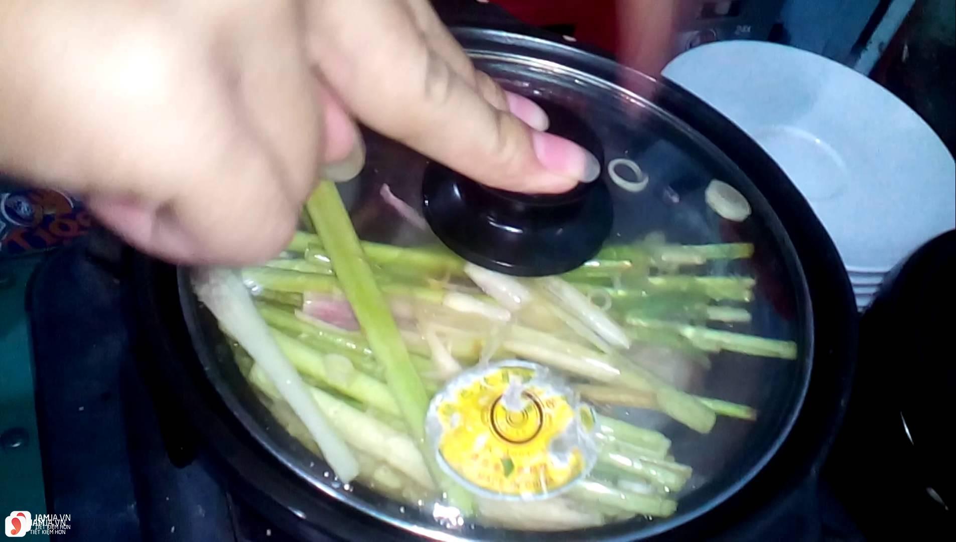 Cách làm món lươn hấp muối sả 1