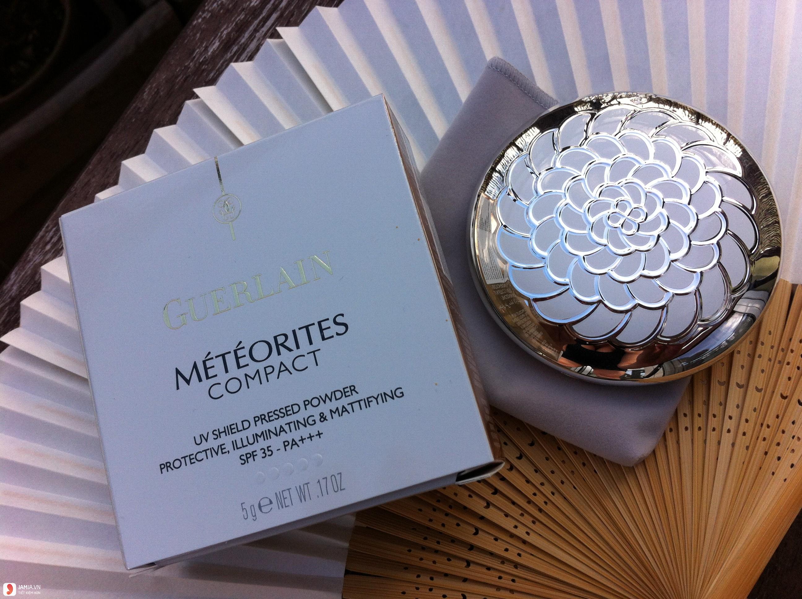 Guerlain Meteorites Compact UV Shield Pressed Powder 3