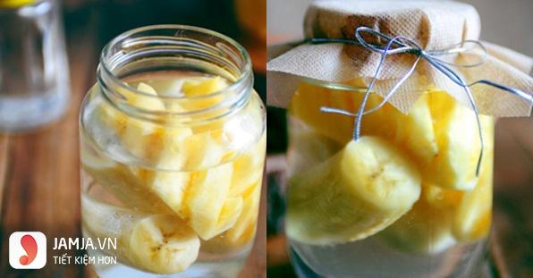 Cách làm giấm bằng chuối và nước dừa4