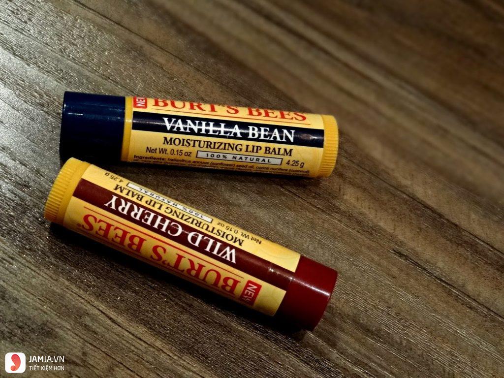 Son dưỡng Bees Replenishing Lip Balm with Pomegranate Oil