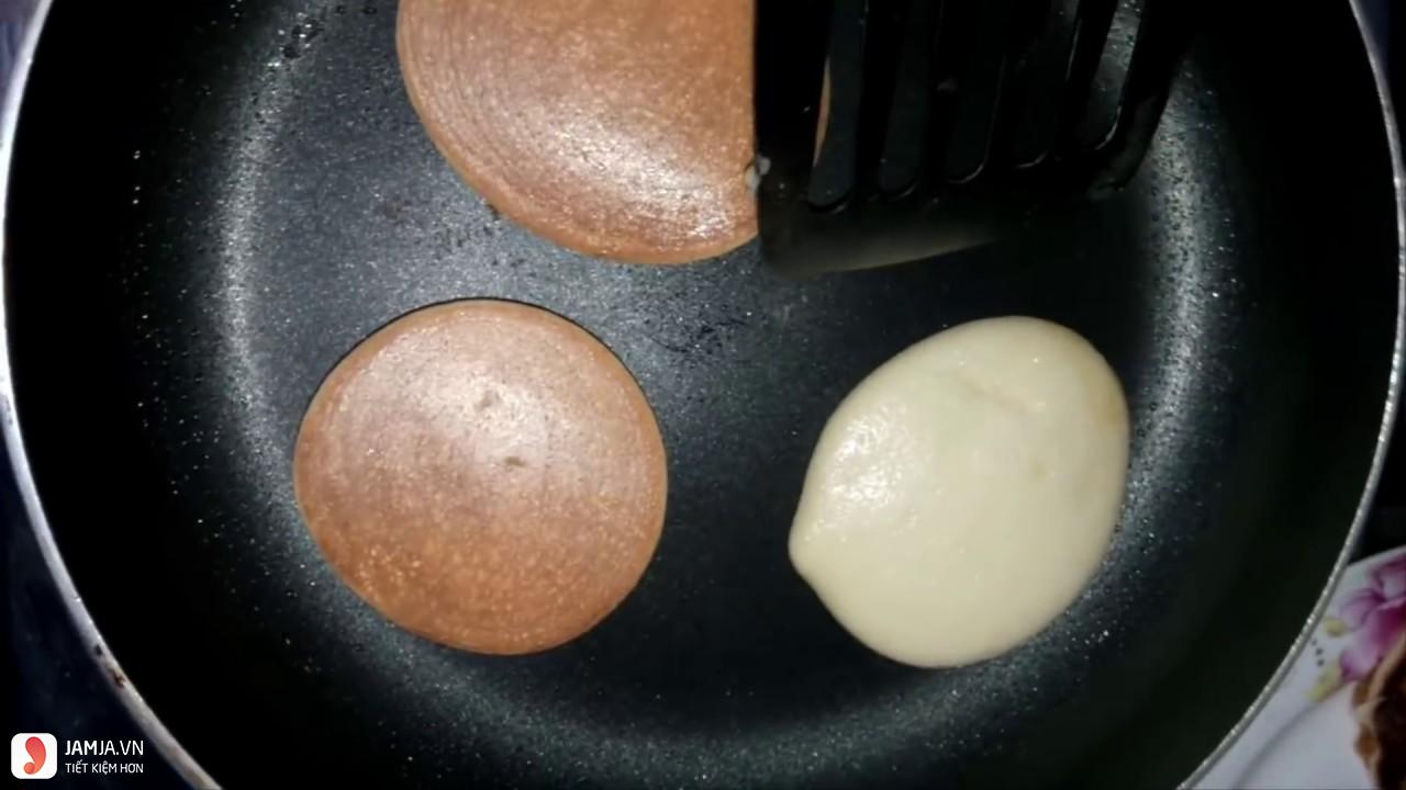 Cách làm bánh rán doraemon 4