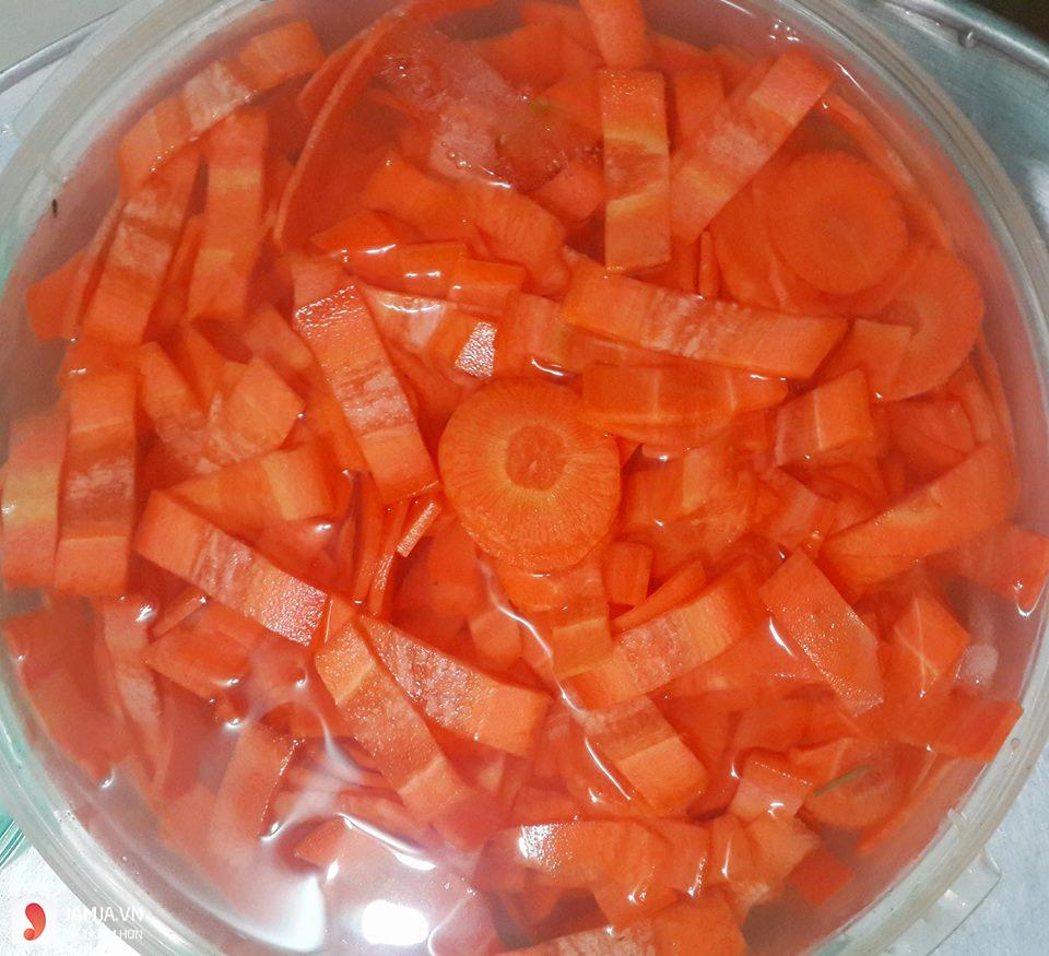 Cách làm bim bim cà rốt 1