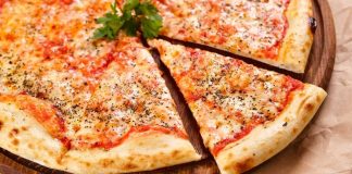 Cách làm bánh pizza bằng chảo chống dính