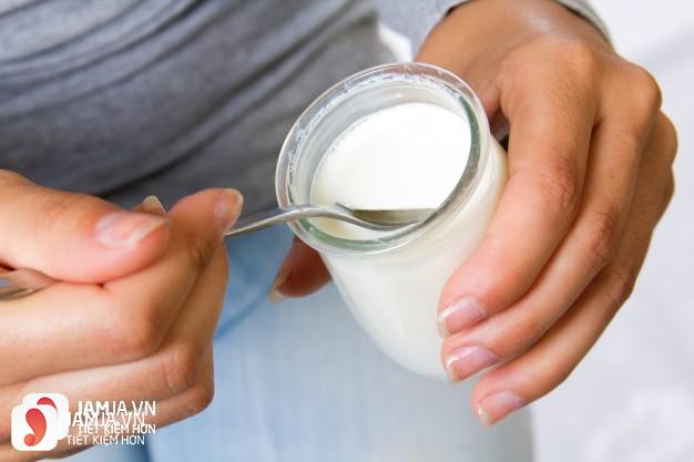 cách làm sữa chua cho bé từ sữa đặc và sữa tươi 3