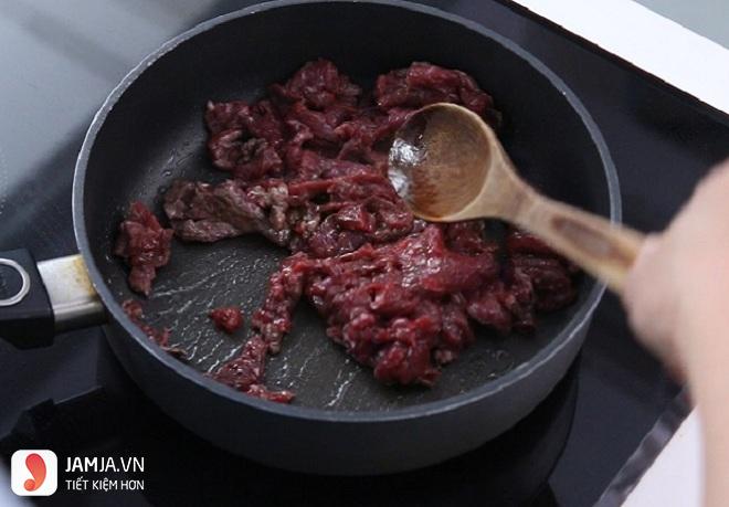 cách làm thịt bò xào rau cải 1