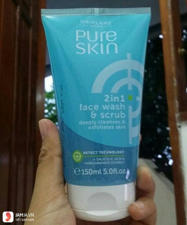 Sữa rửa mặt Oriflame Pure Skin 2 in 1 Face Wash And Scrub 1