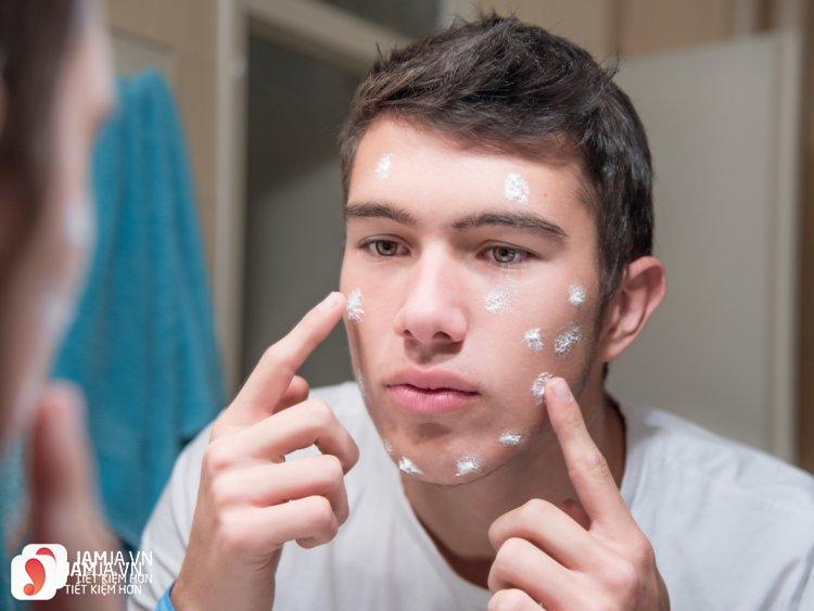 Neutrogena Men Skin Clearing Acne Wash 3