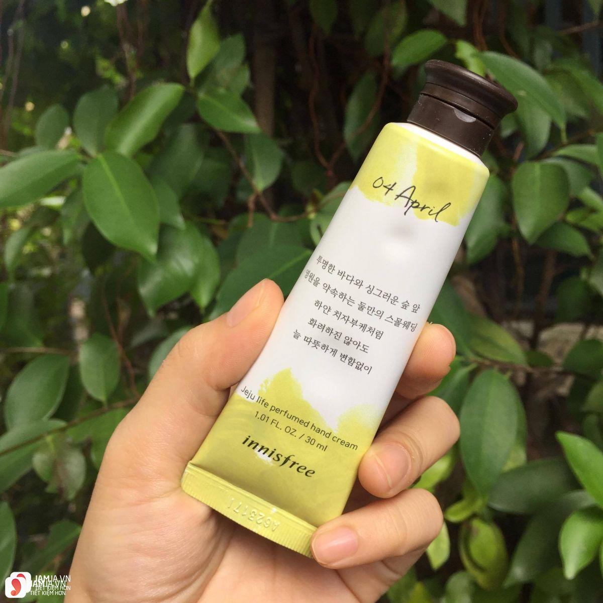 Review chi tiết kem dưỡng da tay Innisfree Jeju Life Perfumed Hand Cream 14