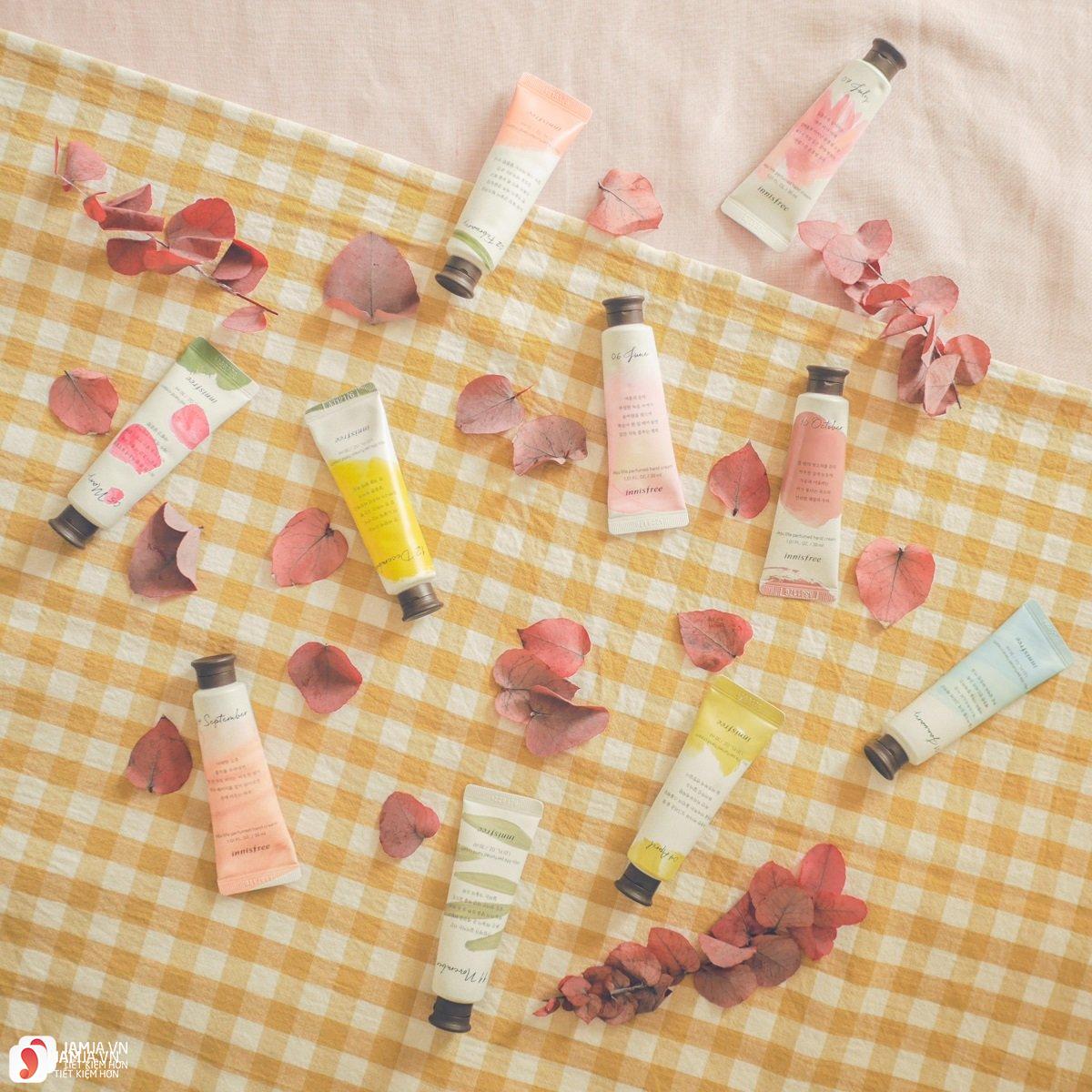 Review chi tiết kem dưỡng da tay Innisfree Jeju Life Perfumed Hand Cream 8