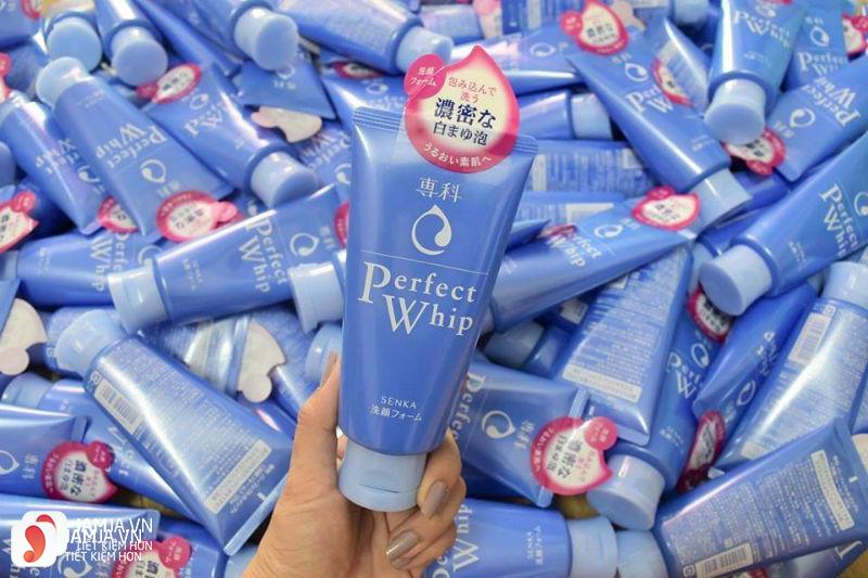 Sữa rửa mặt trắng da Shiseido Perfect Whip 1
