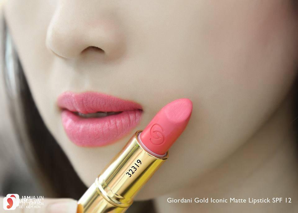 Review son Oriflame Giordani Gold Iconic Matte Lipstick SPF12 10