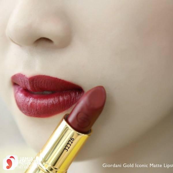 Review son Oriflame Giordani Gold Iconic Matte Lipstick SPF12 11