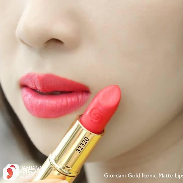 Review son Oriflame Giordani Gold Iconic Matte Lipstick SPF12 8