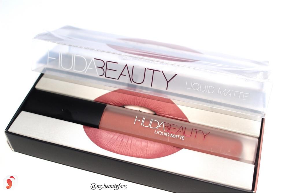So sánh hai dòng son Huda Beauty Liquid Matte Lipstick với Kylie Lip Kit 4