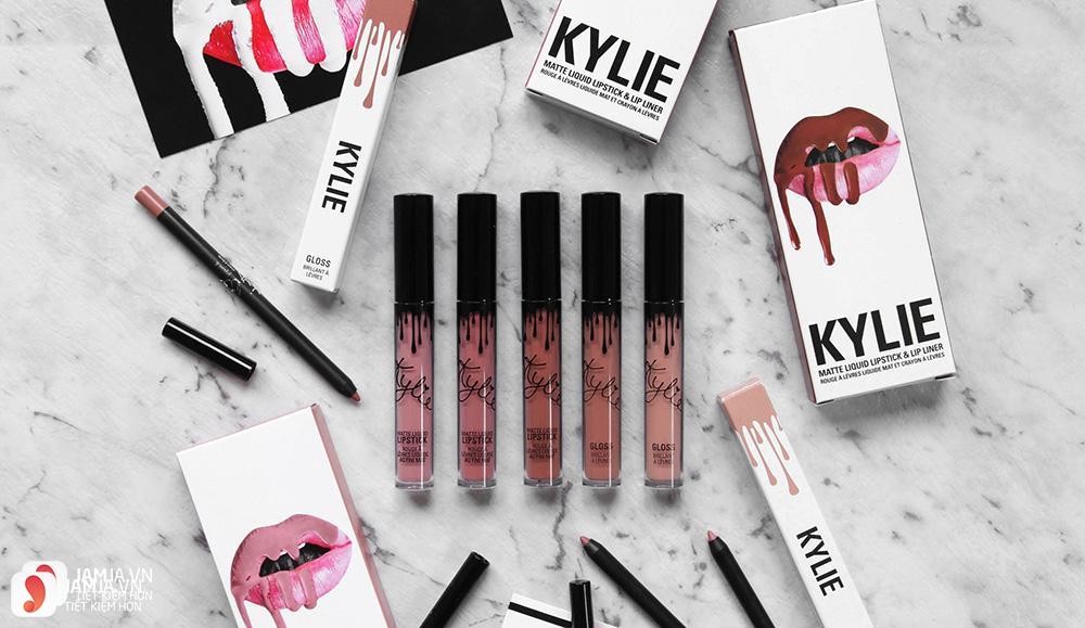 So sánh hai dòng son Huda Beauty Liquid Matte Lipstick với Kylie Lip Kit 5