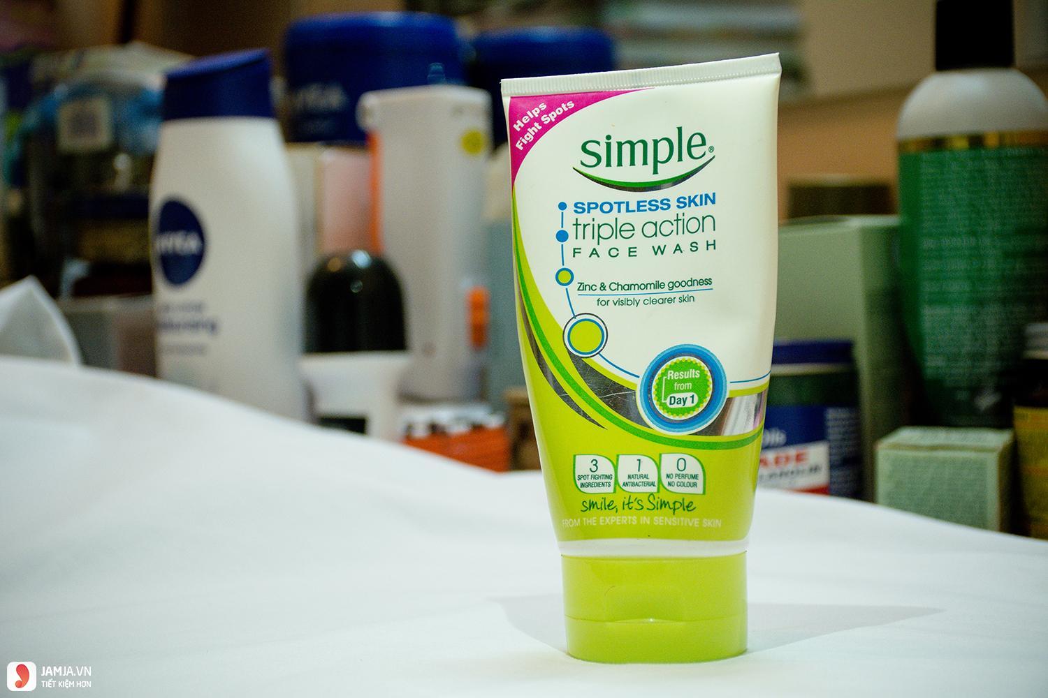 Simple spotless skin triple action face wash 1