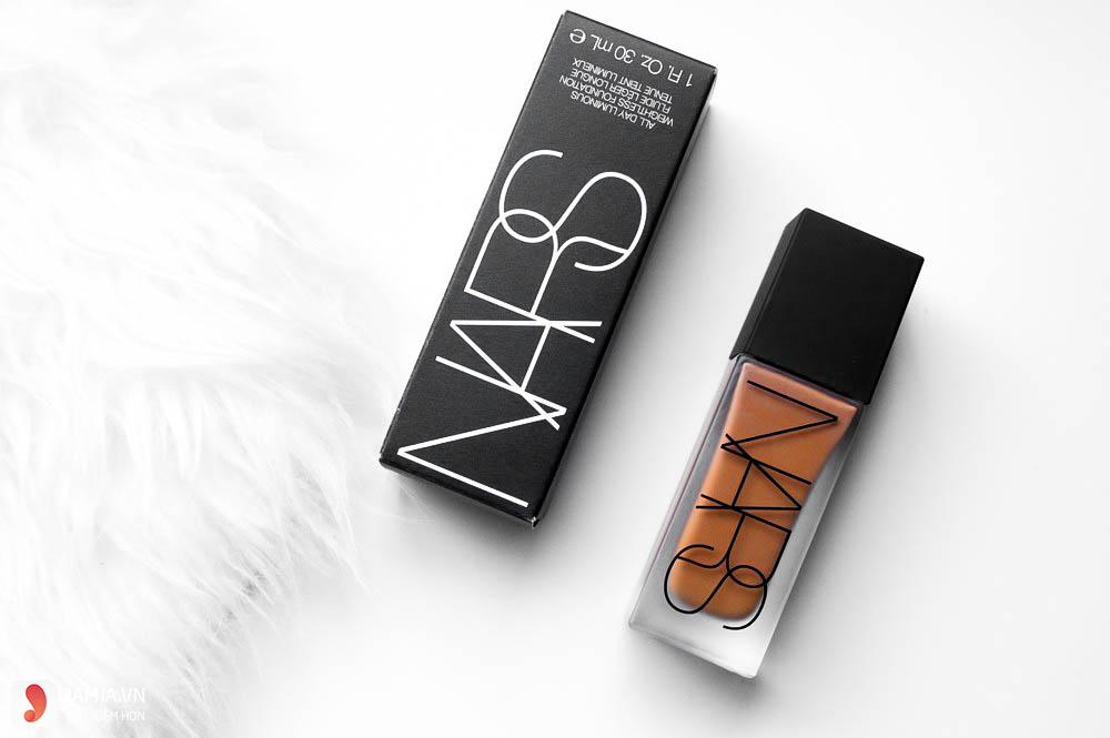 Thiết kế Nars All Day Luminous Weightless Foundation 