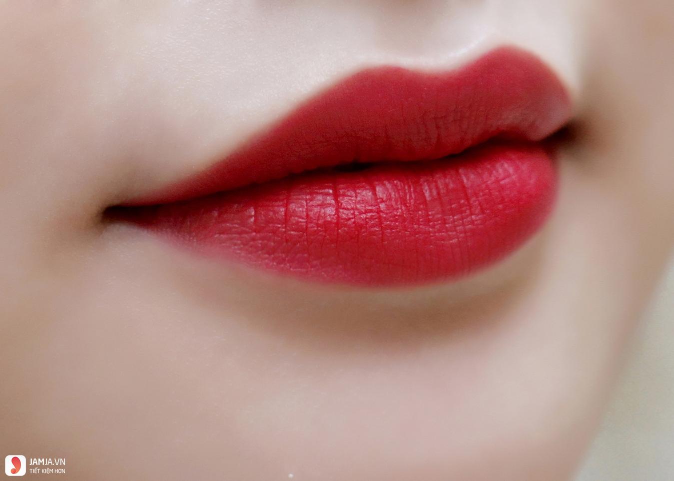 Farmasi True Color Lipstick màu 09 Red Extreme