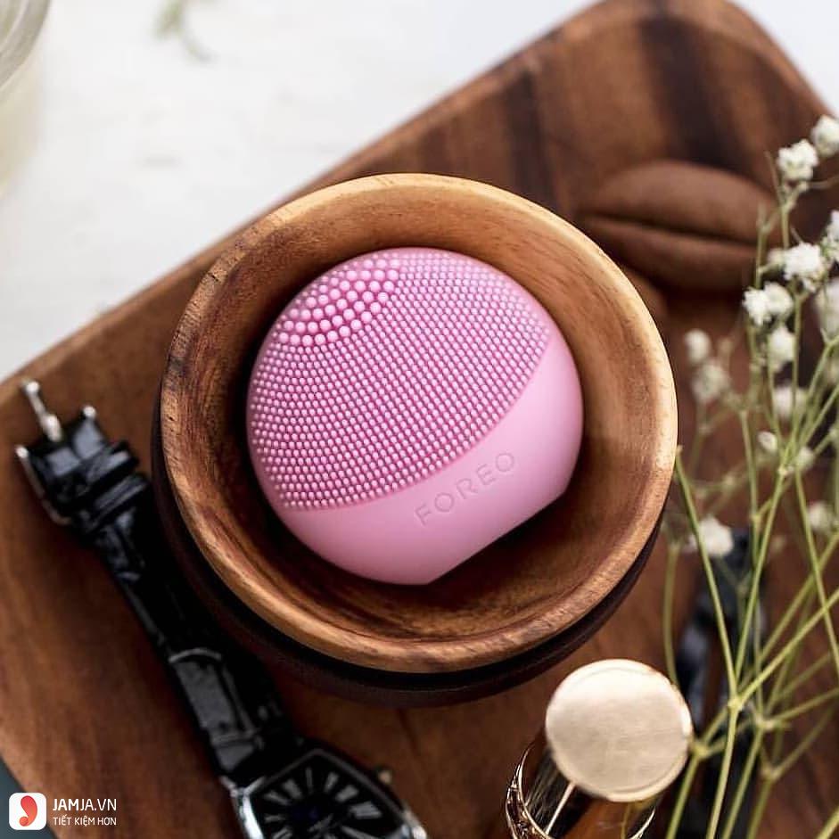 Foreo Luna Play The Tiny But Mighty Sonic Face Cleanser
