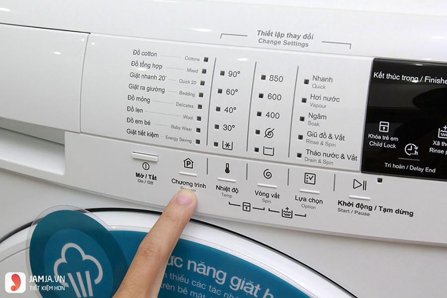 Cách dùng máy giặt Electrolux tiết kiệm điện 4