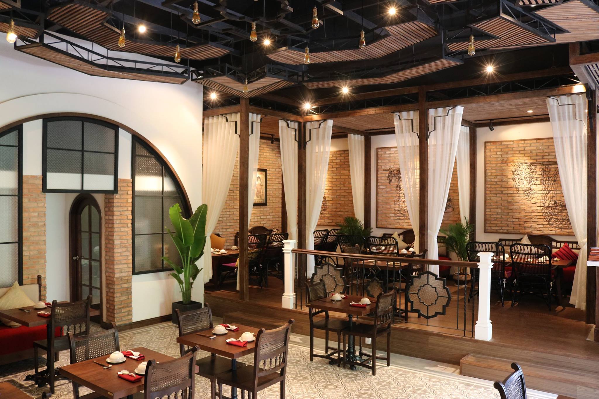 Citadel Saigon Restaurant 1