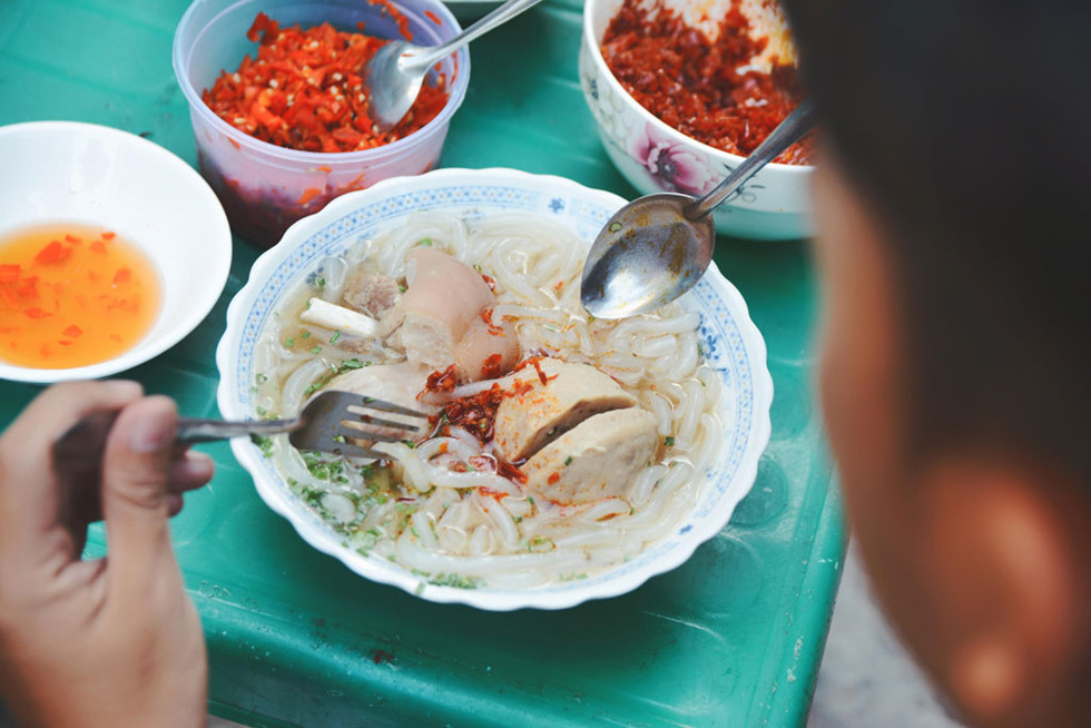 Bánh canh bò viên Nguyễn Văn Nguyễn