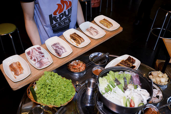 nhân viên K-Pub - Korean BBQ Garden 