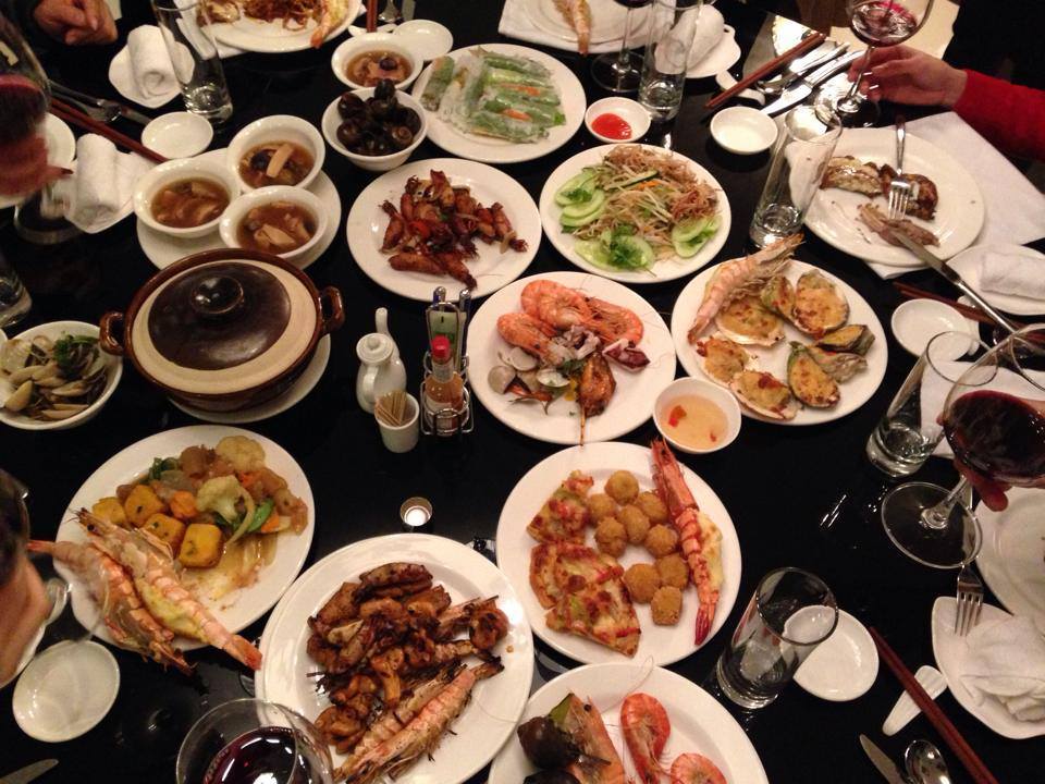 Buffet Sen Hồ Tây - Nhà hàng đặt tiệc 20/11 ở Hà Nội