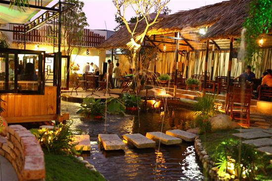 không gian Nhà hàng Hương Việt