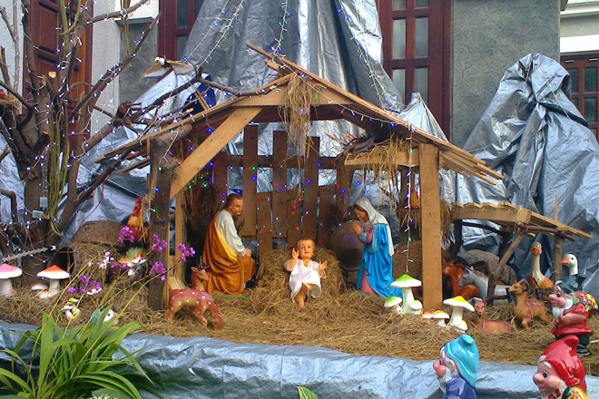 Hang đá Giáng Sinh tái hiện nơi chúa Jesus chào đời